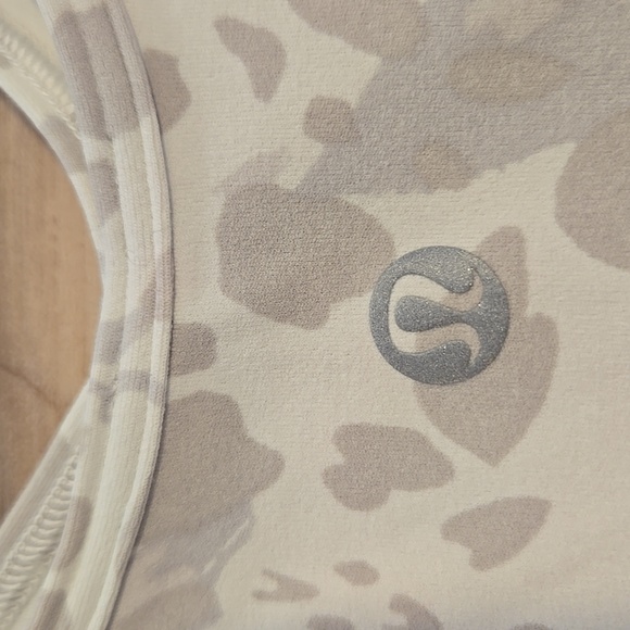 Lululemon Align Leopard Tee, Size 6 - Picture 3 of 4